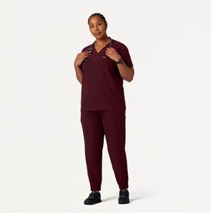 Jaanuu‎ Women's Burgundy Scrub Set 2X